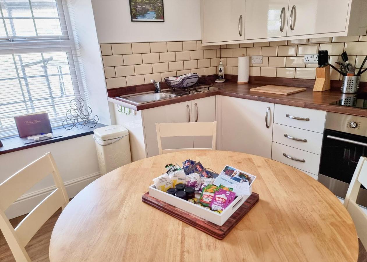 Eldon Row - Stylish Character Apartments - Central Location 1 & 2 Bed Available Dolgellau Exterior foto